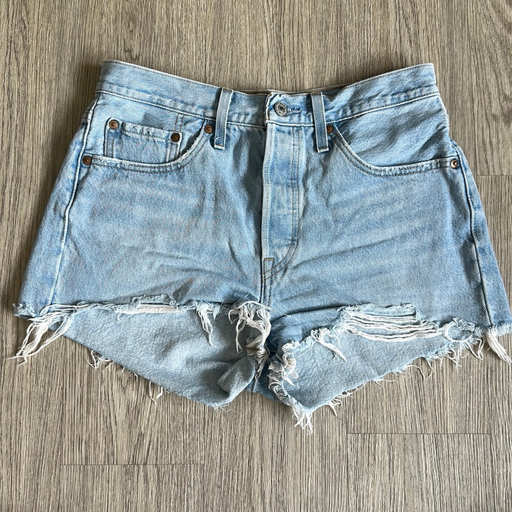 Levi’s 501 highwaisted shorts